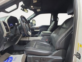 2022 Ford F-350 Super Duty Lariat  - Power Stroke - Image 8