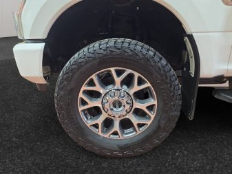 2022 Ford F-350 Super Duty Lariat  - Power Stroke - Image 14