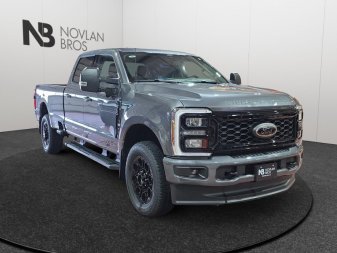 Ford F-350 Super Duty XLT  - Diesel Engine 1FT8W3BT2TED76555 137743