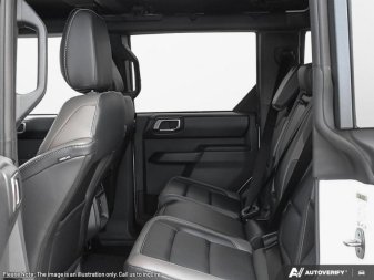 2026 Ford Bronco Outer Banks - Image 19