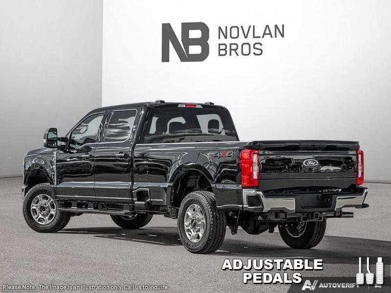 Ford F-350 Super Duty XLT  - Diesel Engine 1FT8W3BT3TEE26900 138255