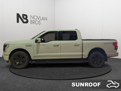 2022 Ford F-150 Lightning Lariat High Package - Image 3