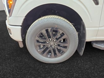 2026 Ford F-150 LARIAT  - Tow Package - Image 14