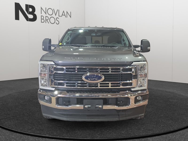 Ford F-350 Super Duty XLT  - Diesel Engine 1FT8W3DT4PEC14848 142134