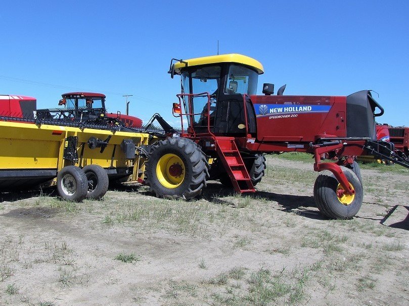 NEW HOLLAND SR200 316 header hours YEG671143 92494
