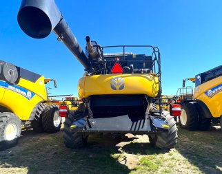2017 NEW HOLLAND CR8.90Z 938 Sep Hrs - Image 2