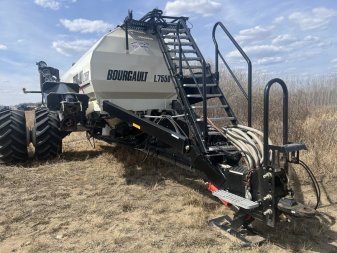 2017 BOURGAULT L7550 - Image 1
