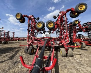 2017 BOURGAULT 3320 - Image 0