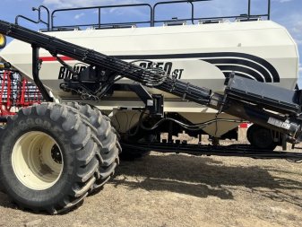 2011 BOURGAULT L6550 - Image 0