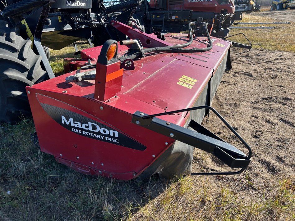 MACDON R85  275586-15 129671