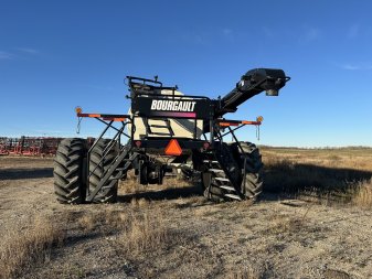 2013 BOURGAULT 7700 NO SADDLE, NO SCALES, SHEDDED, 4 METERS, AUGER, X35 MONITOR - Image 2
