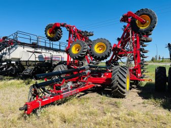 2022 BOURGAULT 3335-66 - Image 0