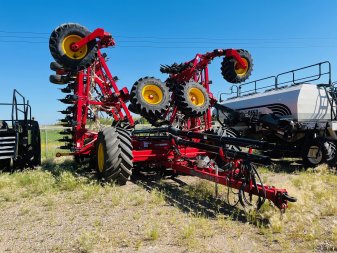 2022 BOURGAULT 3335-66 - Image 1