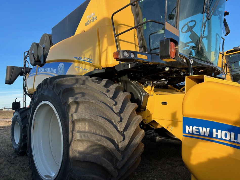 NEW HOLLAND CR10.90Z  7N2083009 131173