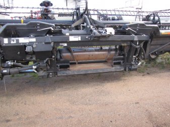 2011 MACDON FD70 JD Adapter - Image 0