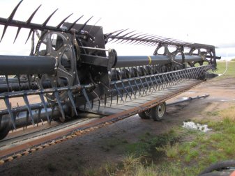2011 MACDON FD70 JD Adapter - Image 3